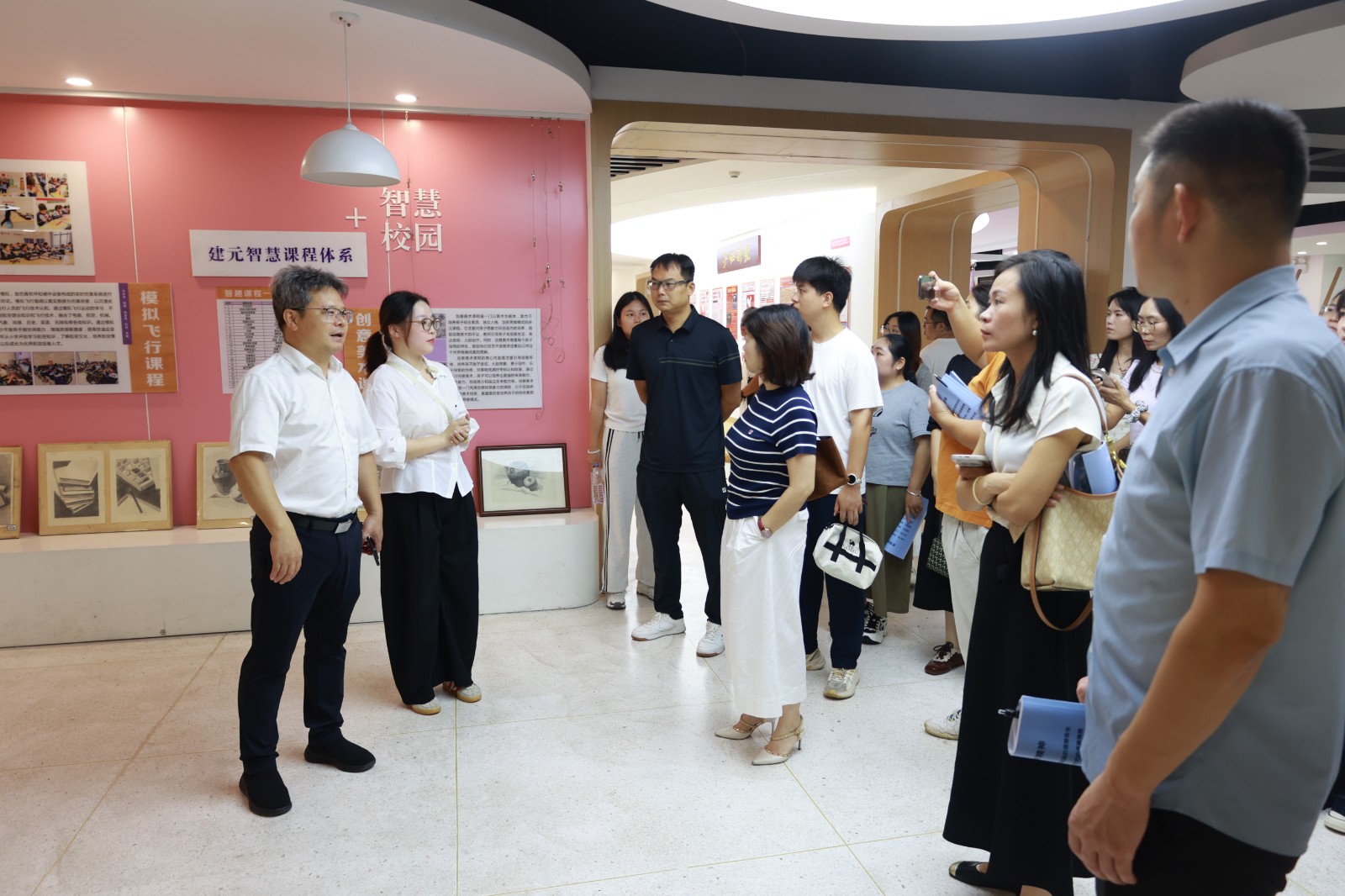 构建数智化“四能七环”校本研修新样态 ——耒阳市校本研修管理团队赴建元中学开展国培参访交流