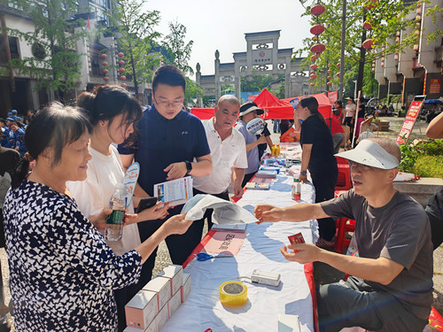 白石社区：便民市集优化营商环境