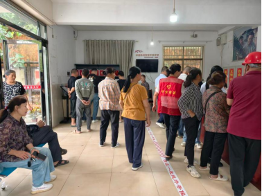 棋盘村：银行服务进村组 便民办理社保卡更换