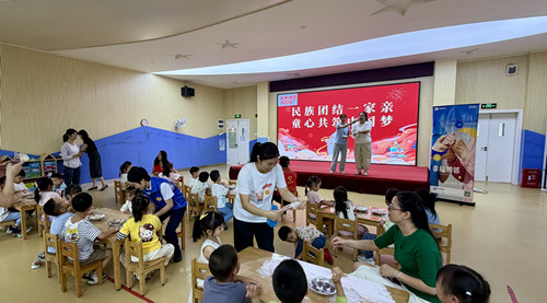 砂子岭社区开展“民族团结一家亲 童心共筑中国梦”主题宣传活动