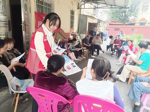 龙子巷社区召开民情恳谈会