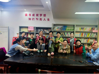 火车站社区开展手工艾捶制作主题活动