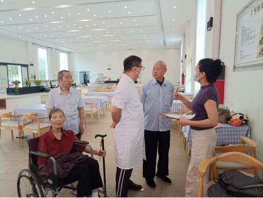 姜畲社区：口腔义诊进华远 红歌互动暖桑榆